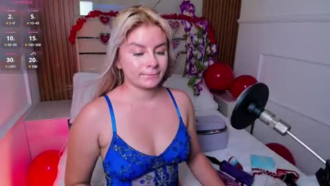 Snapshot of lolaangellx chatting on 02/14/25, 08:37 Lola Angel online show from 02/14/25, 08:37