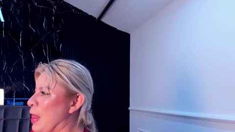 Snapshot of lolaangellx chatting on 09/22/25, 07:49 Lola Angel online show from 09/22/25, 07:49