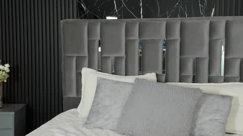 Lola Angel online show from 12/18/25, 08:48