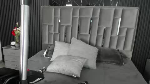 Lola Angel online show from 12/20/25, 10:06