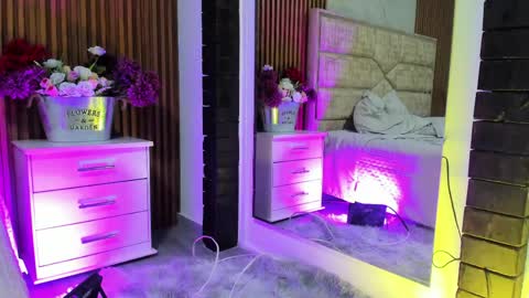 Lola Angel online show from 04/02/26, 07:44