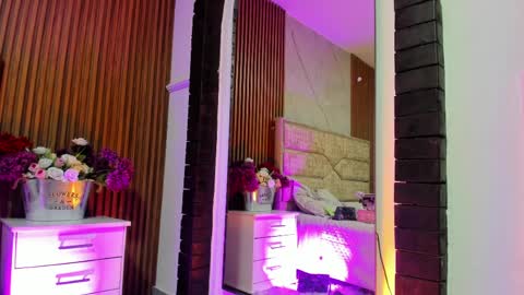 Lola Angel online show from 04/04/26, 07:55