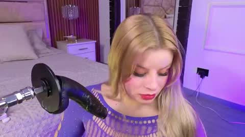 Lola Angel online show from 05/28/26, 09:12