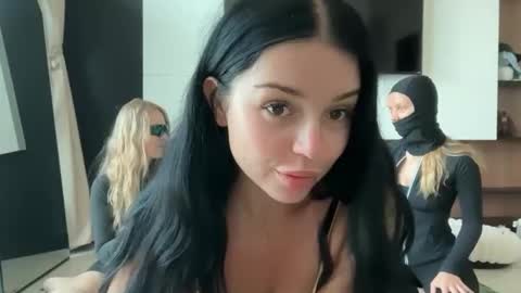 Lola online show from 03/22/26, 04:05