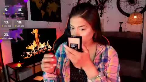 lolaasmith_21 online show from 06/10/26, 07:46
