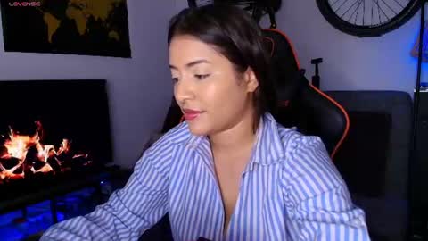 lolaasmith_21 online show from 07/10/26, 08:18