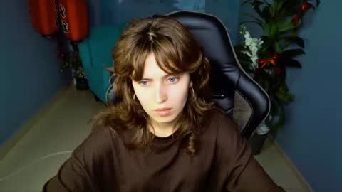 Snapshot of lolaasmus chatting on 06/18/26, 09:25 I consider myself the god Loki but life just calls me LOL online show from 06/18/26, 09:25