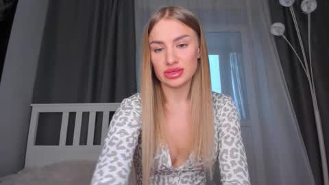 lolabani675452 online show from 12/16/25, 07:46