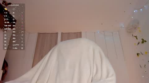 Snapshot of lolaberry_ chatting on 01/27/25, 07:46  Lola Berry  online show from 01/27/25, 07:46