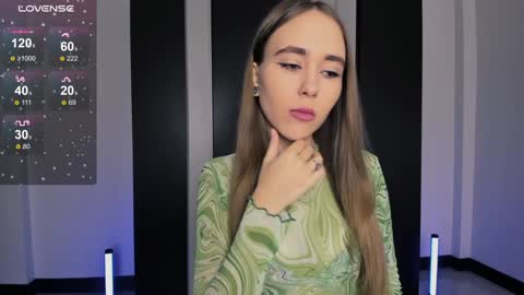 Snapshot of lolabunnyz chatting on 12/16/24, 07:54 Lola3 online show from 12/16/24, 07:54