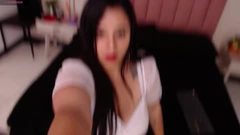 Snapshot of lolagolden1 chatting on 09/23/25, 11:24 lolagolden1 online show from 09/23/25, 11:24