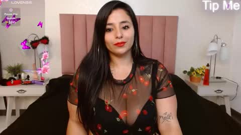 Snapshot of lolagolden1 chatting on 09/26/25, 11:25 lolagolden1 online show from 09/26/25, 11:25
