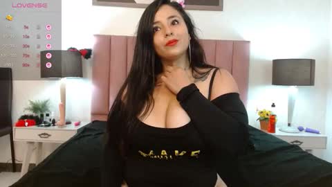 Snapshot of lolagolden1 chatting on 10/16/25, 11:11 lolagolden1 online show from 10/16/25, 11:11