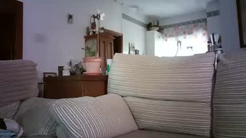 LOLA HUESO y ERIC online show from 10/13/25, 08:25