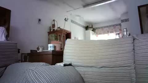 LOLA HUESO y ERIC online show from 10/31/25, 08:59