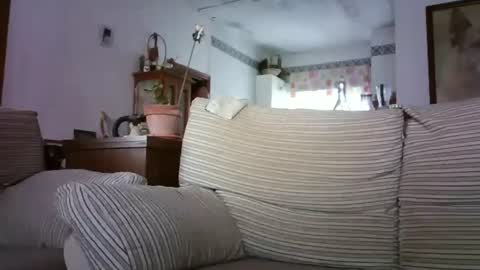 LOLA HUESO y ERIC online show from 11/17/25, 09:15