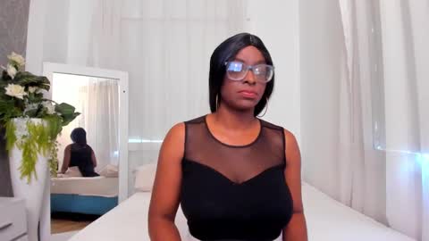 lola online show from 09/22/25, 12:51