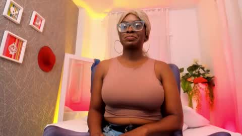 lola online show from 10/21/25, 12:44