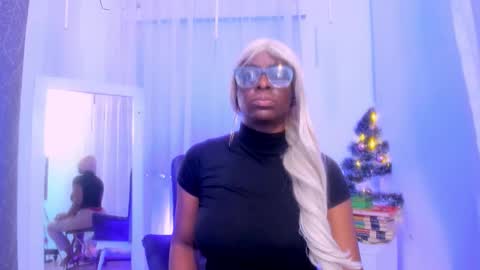 lola online show from 12/17/25, 10:43