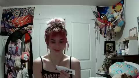 Lola Lixx online show from 01/31/25, 10:31