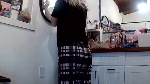 Lola Lixx online show from 01/19/26, 06:28