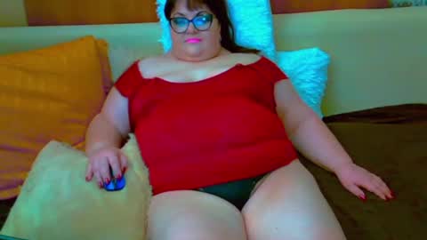 Snapshot of lolalove999 chatting on 02/02/25, 04:32 lolalove999 online show from 02/02/25, 04:32