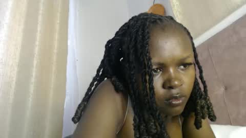 lolamia7 online show from 11/06/25, 08:04