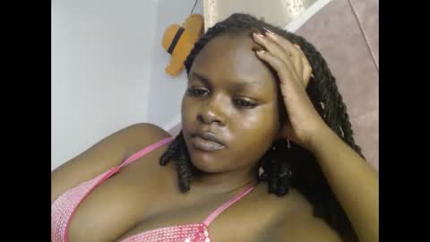 lolamia7 online show from 11/20/25, 06:13