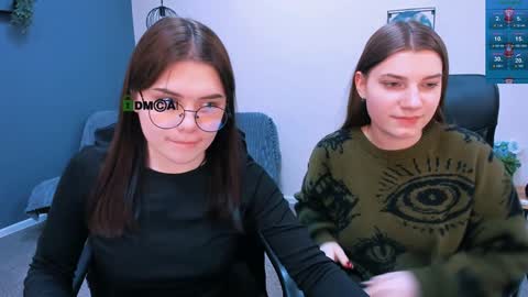 Lola pvt is OPEN online show from 12/19/24, 03:52