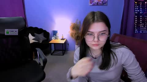 Lola pvt is OPEN online show from 01/31/25, 01:02