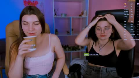 Lola pvt is OPEN online show from 02/05/25, 03:52