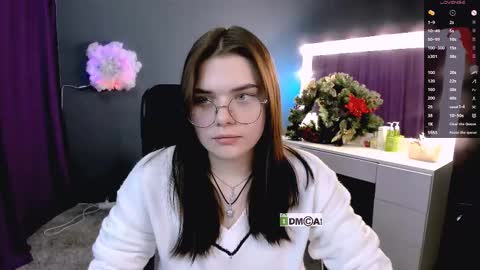 Lola pvt is OPEN online show from 02/11/25, 01:09