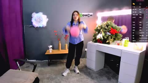 Lola pvt is OPEN online show from 02/12/25, 12:44