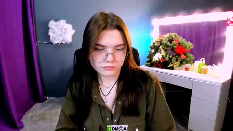 Lola pvt is OPEN online show from 02/19/25, 09:39