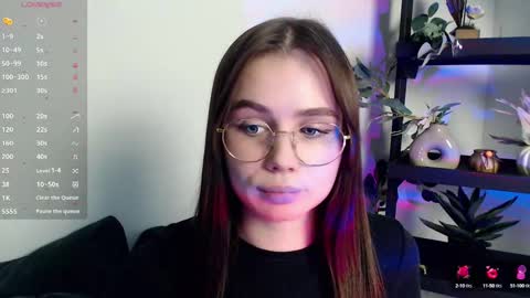 Snapshot of lolapalmer_ chatting on 12/09/24, 03:18 lolapalmer_ online show from 12/09/24, 03:18