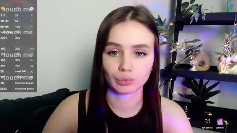 Snapshot of lolapalmer_ chatting on 02/10/25, 11:45 lolapalmer_ online show from 02/10/25, 11:45