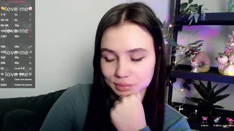 Snapshot of lolapalmer_ chatting on 02/15/25, 08:22 lolapalmer_ online show from 02/15/25, 08:22