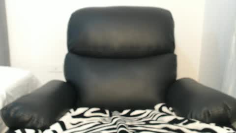 Lola online show from 03/08/25, 08:14