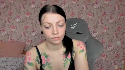 Lola Next stream January 6th at 0500am  30 minutes GMT online show from 04/21/26, 03:35