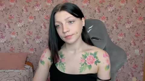 Lola Next stream January 6th at 0500am  30 minutes GMT online show from 04/25/26, 03:42