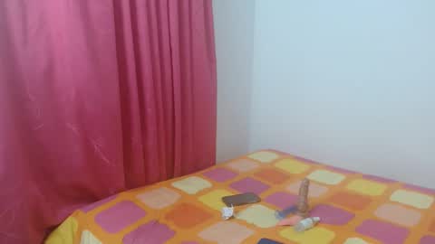 lolascarlettt online show from 09/19/25, 12:23