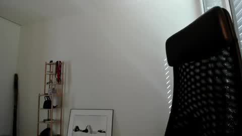 Lola doll online show from 04/23/26, 01:35