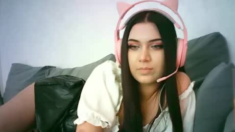 Snapshot of lolaxbunnyx chatting on 06/16/26, 11:57 LolaXBunnyx online show from 06/16/26, 11:57