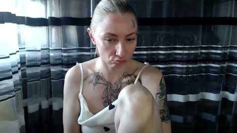 Lisa online show from 10/17/25, 06:38