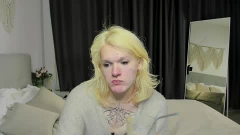 lollita online show from 04/19/26, 05:51