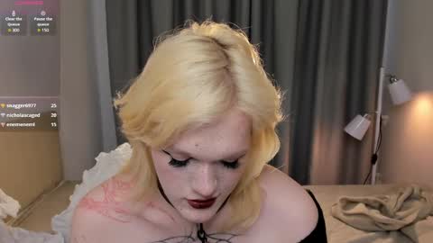 lollita online show from 04/23/26, 12:51