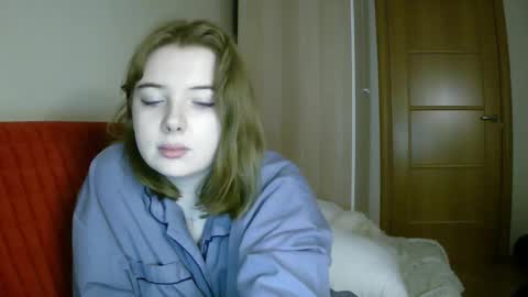 Snapshot of lollylol11 chatting on 02/04/25, 02:32 Lilly online show from 02/04/25, 02:32