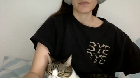 agnes online show from 01/20/25, 11:10