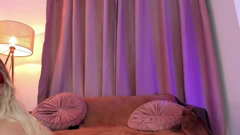 Lolly online show from 05/17/26, 04:32