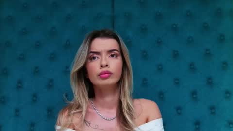 Lolly. online show from 12/01/25, 07:19